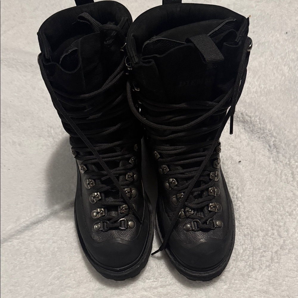 Black Lace-Up Boots